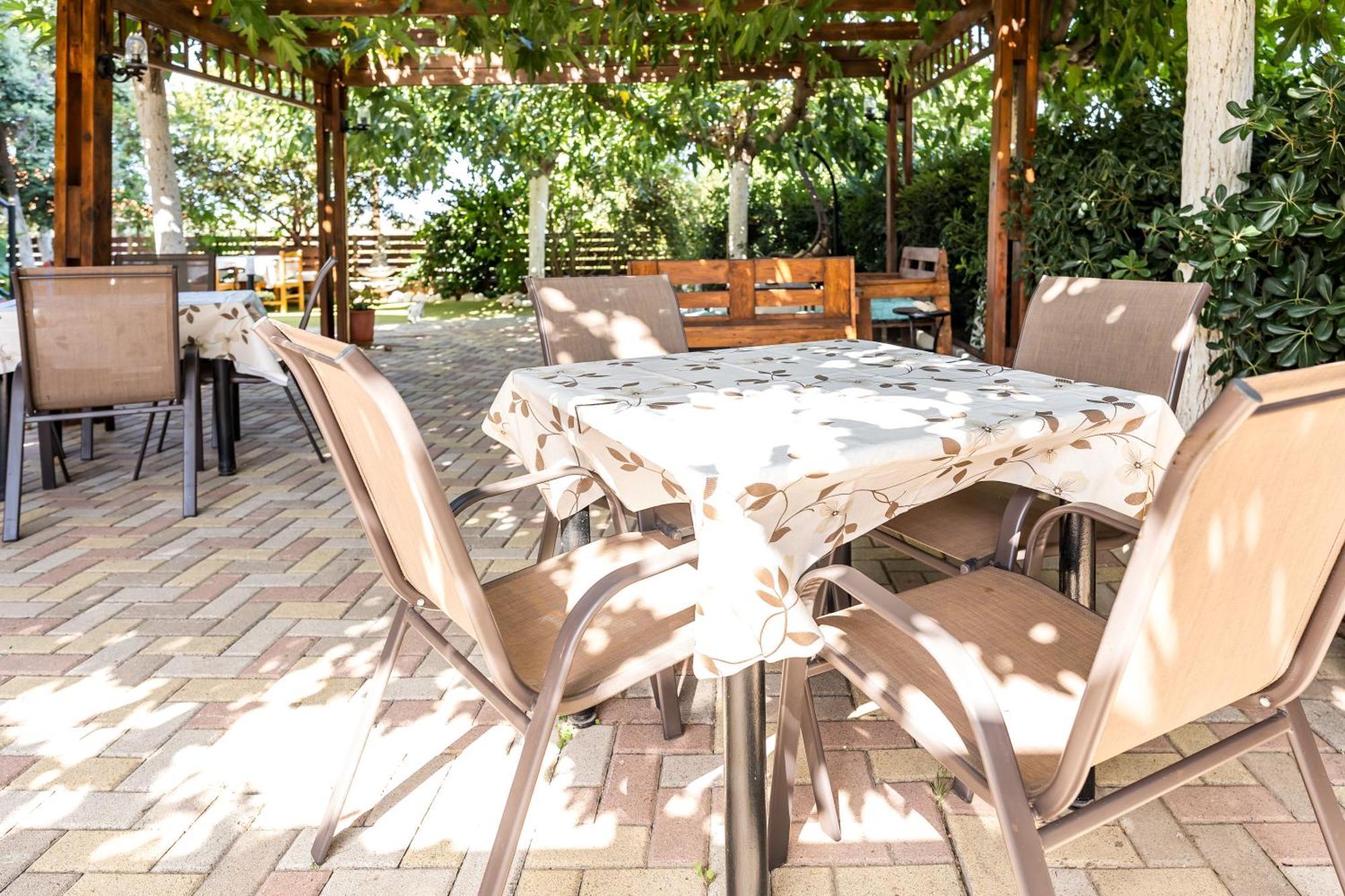 Kelaya Luxury Apartment Goúrnes